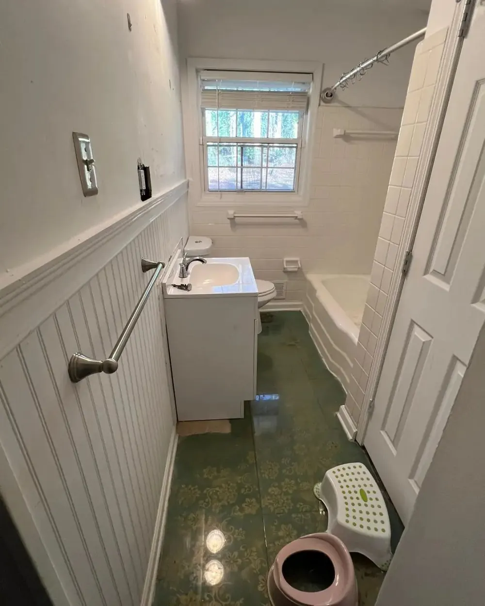 Complete bathroom remodel with new vanity, flooring and fixtures in Anchorage, Alaska — project 1